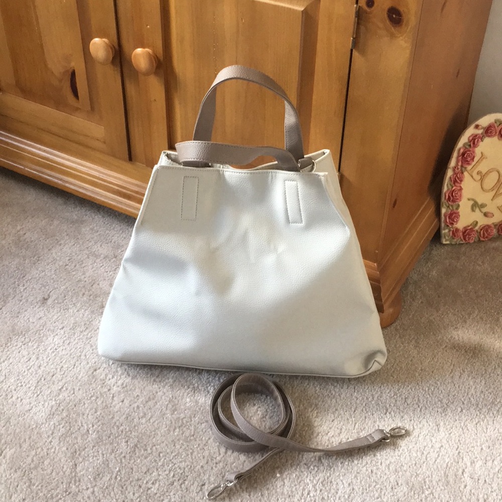 Brand new tote bag by CHI
